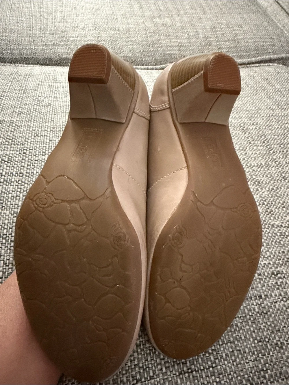 Hotter Comfort Concept Opal Leather Scalloped Pumps - Beige Size 6.5
